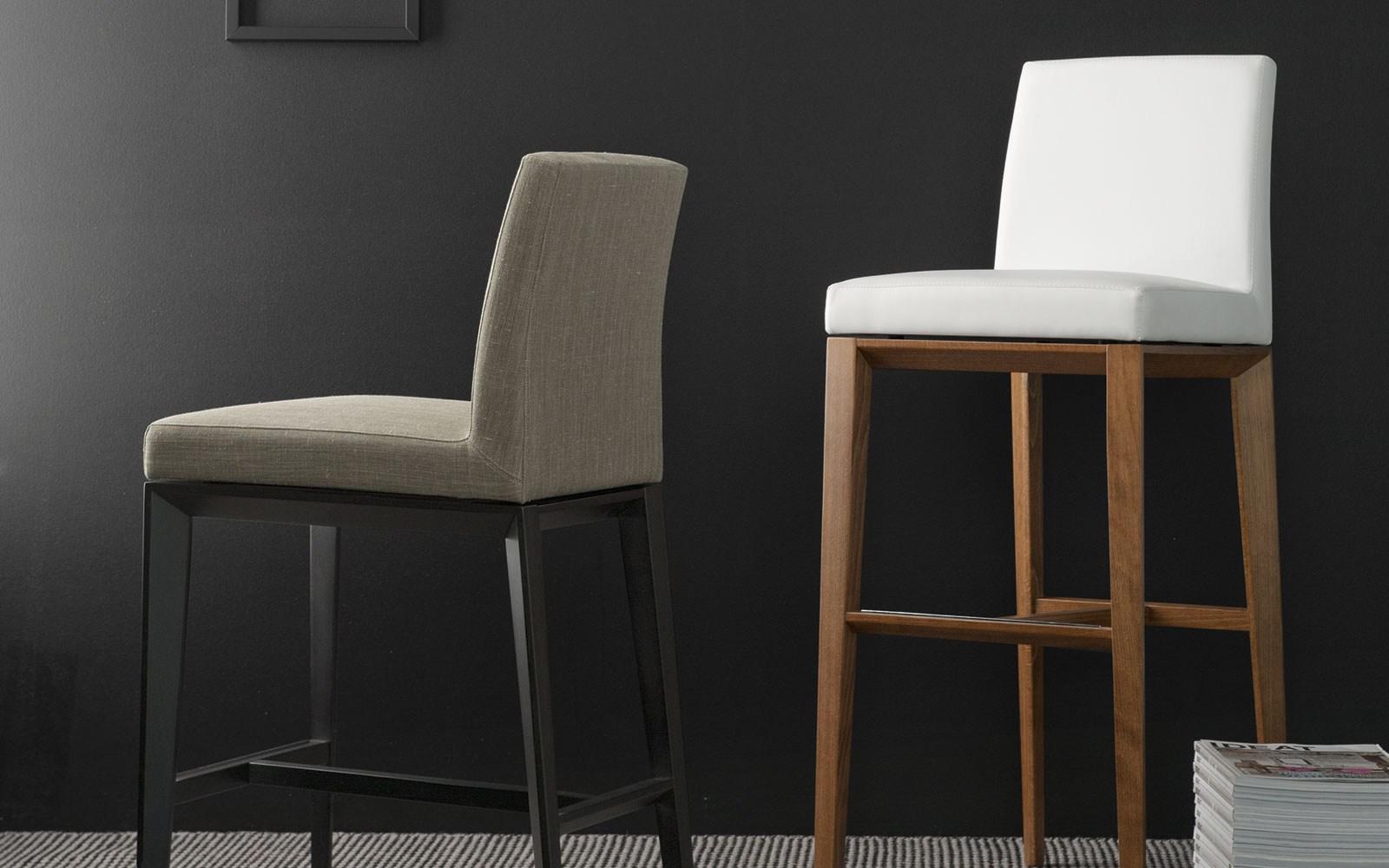 BESS High leather barstool