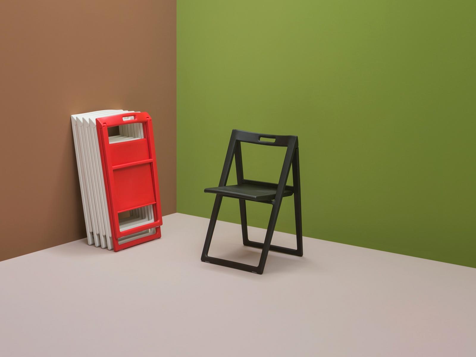 ENJOY 460 Folding polypropylene chair