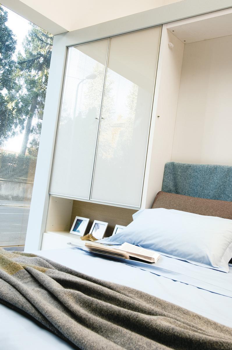 PENELOPE SOFA Pull-down double bed