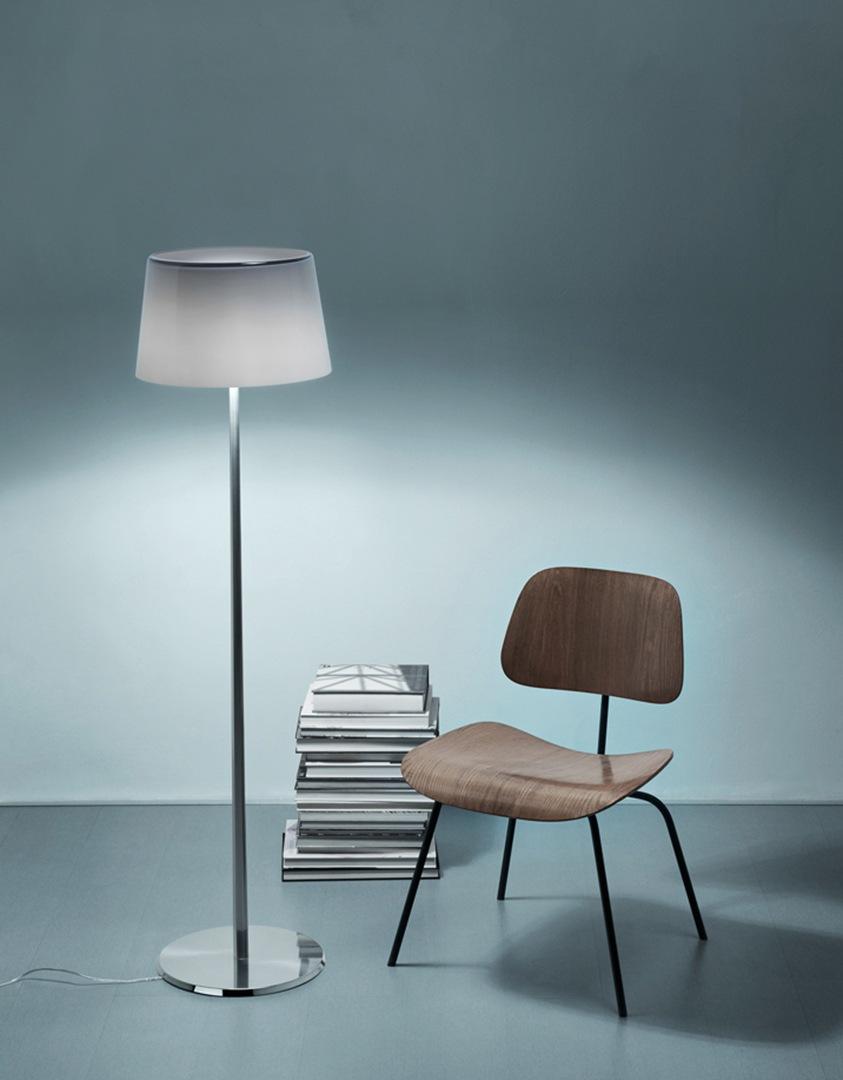 LUMIERE Plastic table lamp