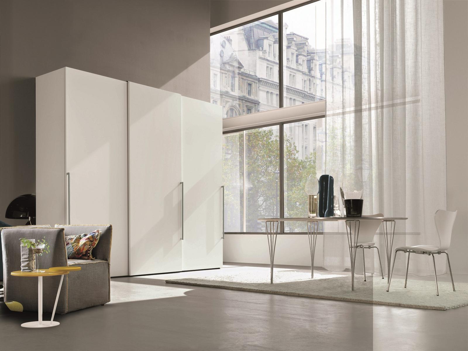 LISCIA Wardrobe with sliding doors