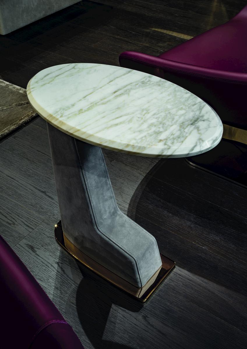 VINCENT Round leather pouf