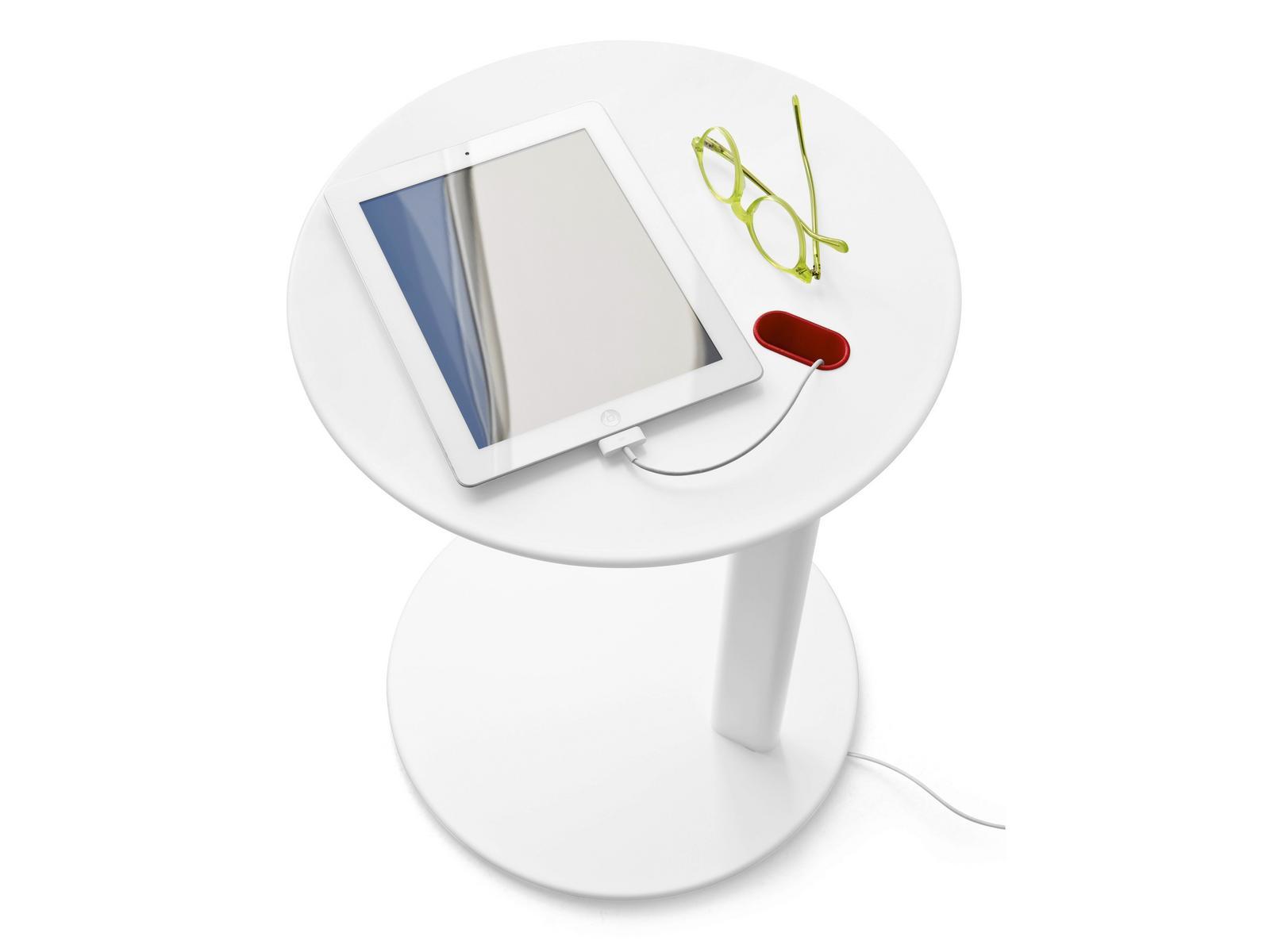 TENDER Metal side table