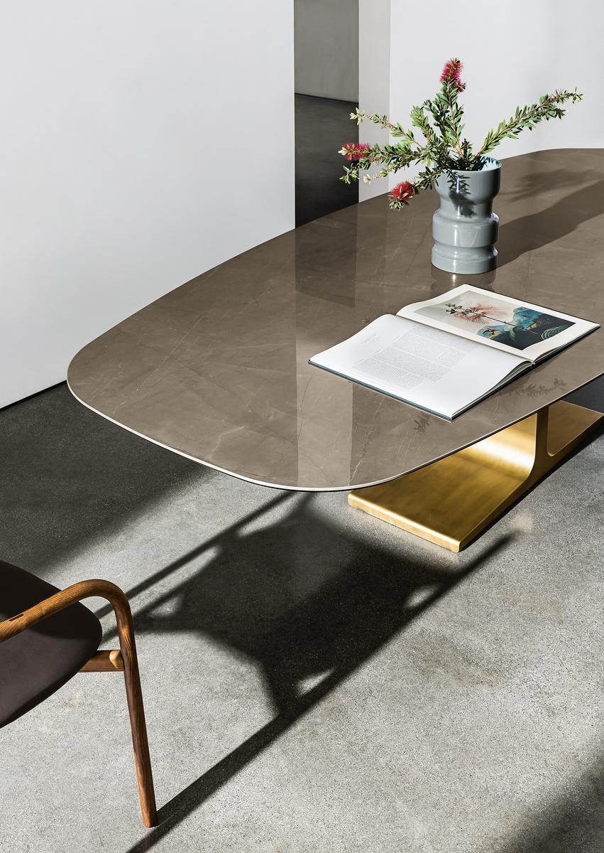 PALACE SHAPED Ceramic table