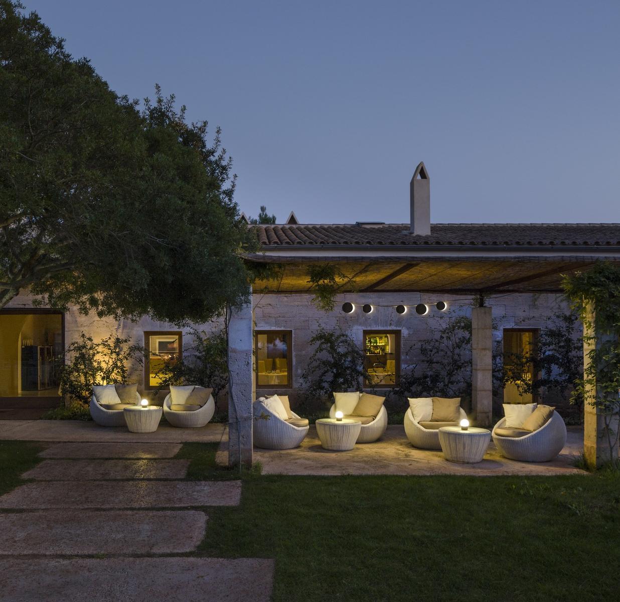 JUNE LED outdoor pendant lamp