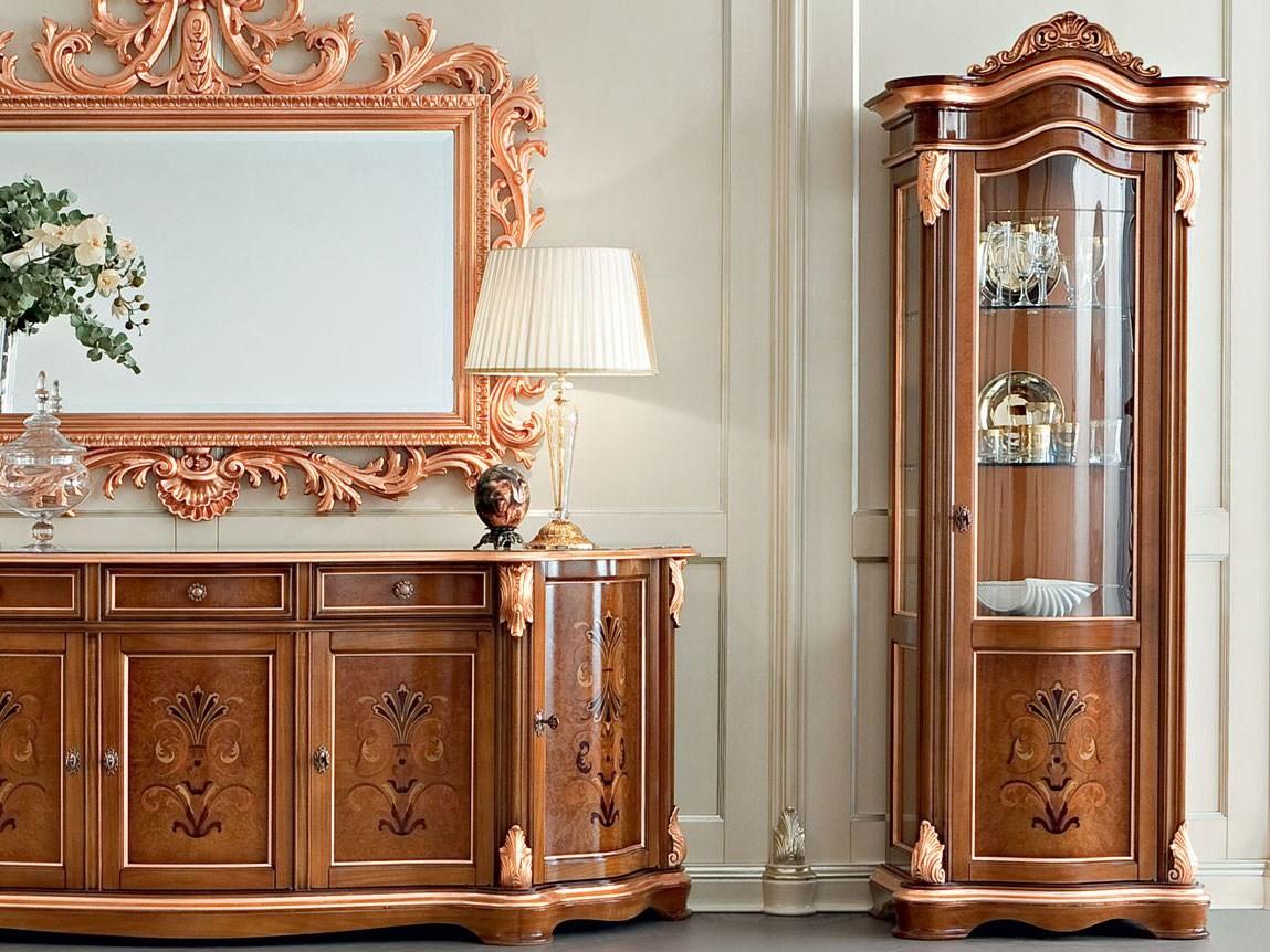 13117 Wooden display cabinet