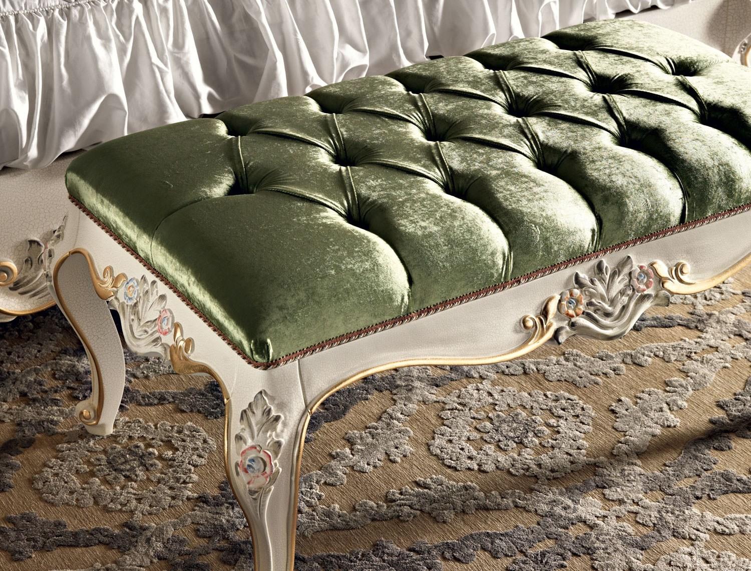 11519 Baroque upholstered bench