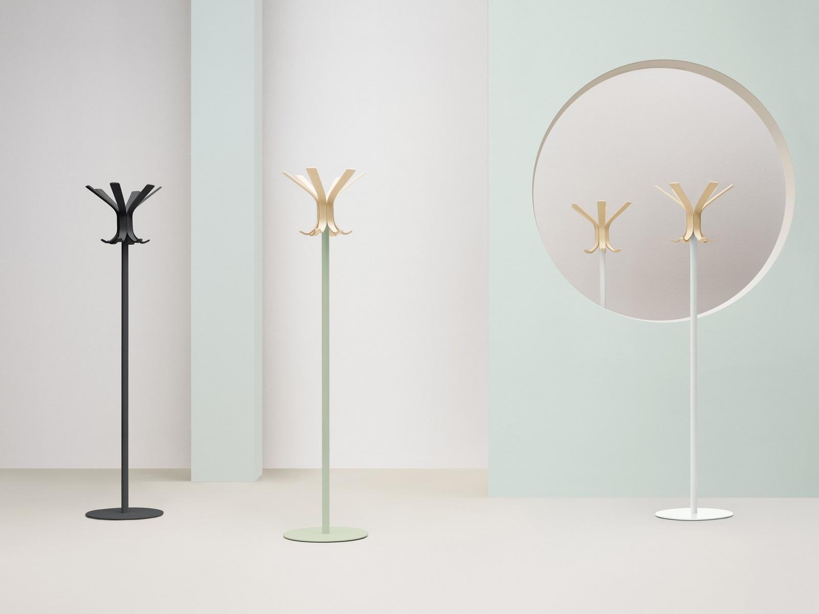 RAY 5166 Wooden coat stand