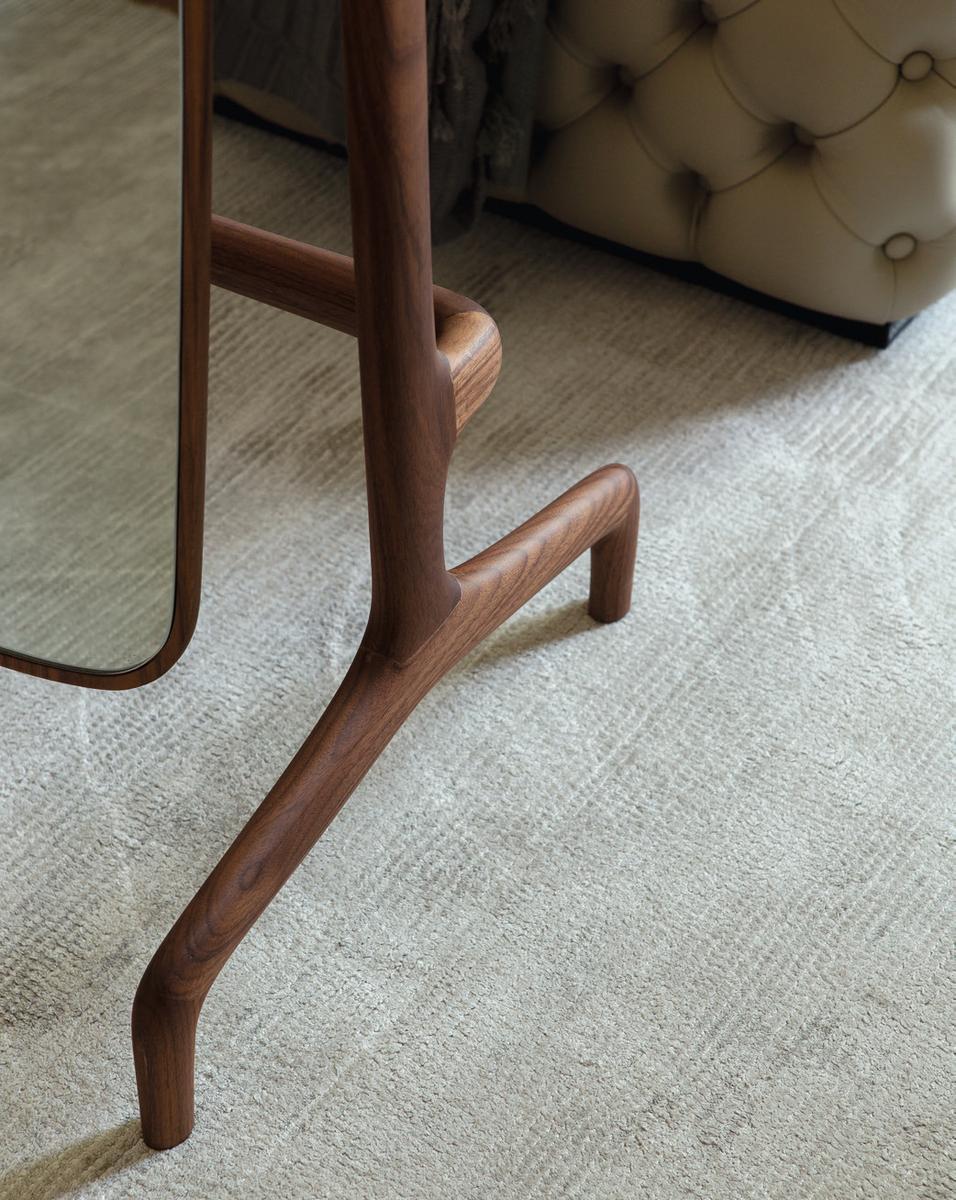 TIMOTHY Tilting freestanding walnut mirror