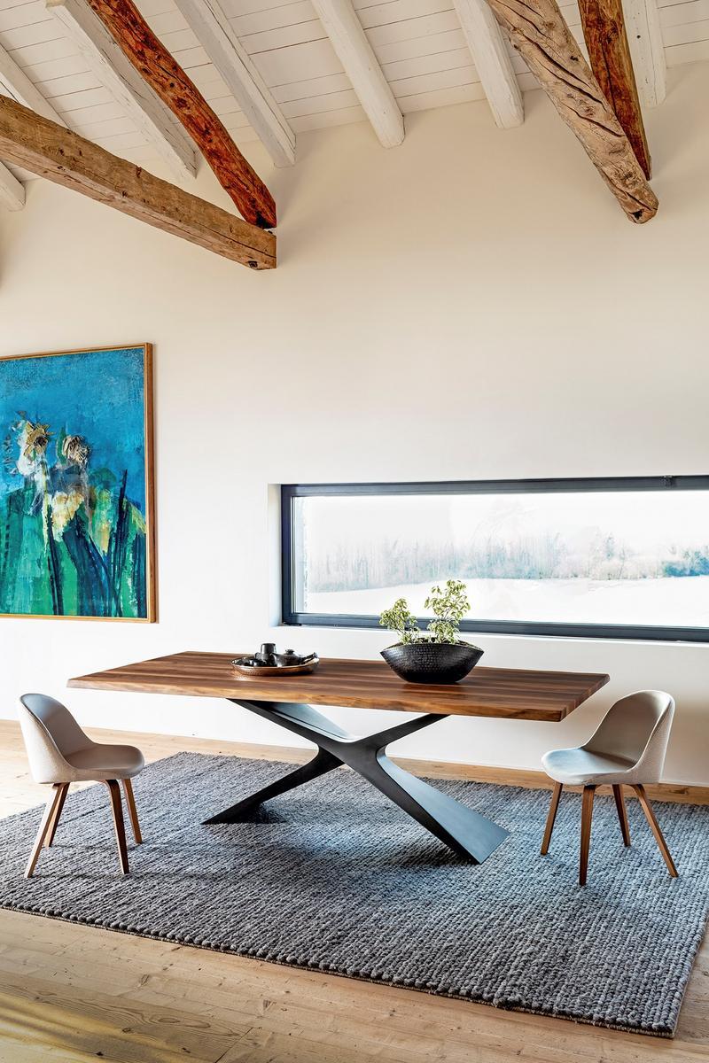 NEXUS Rectangular solid wood table