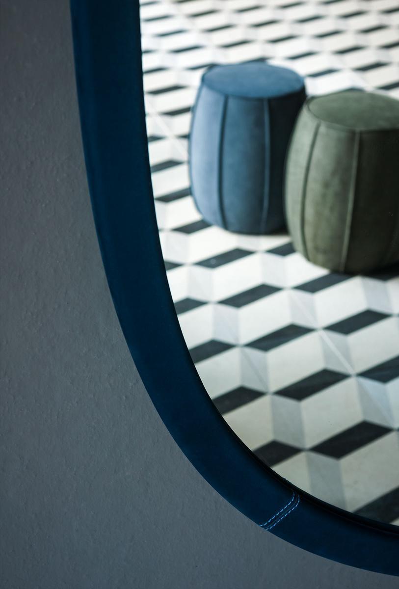 TORINO Oval framed wall-mounted leather mirror
