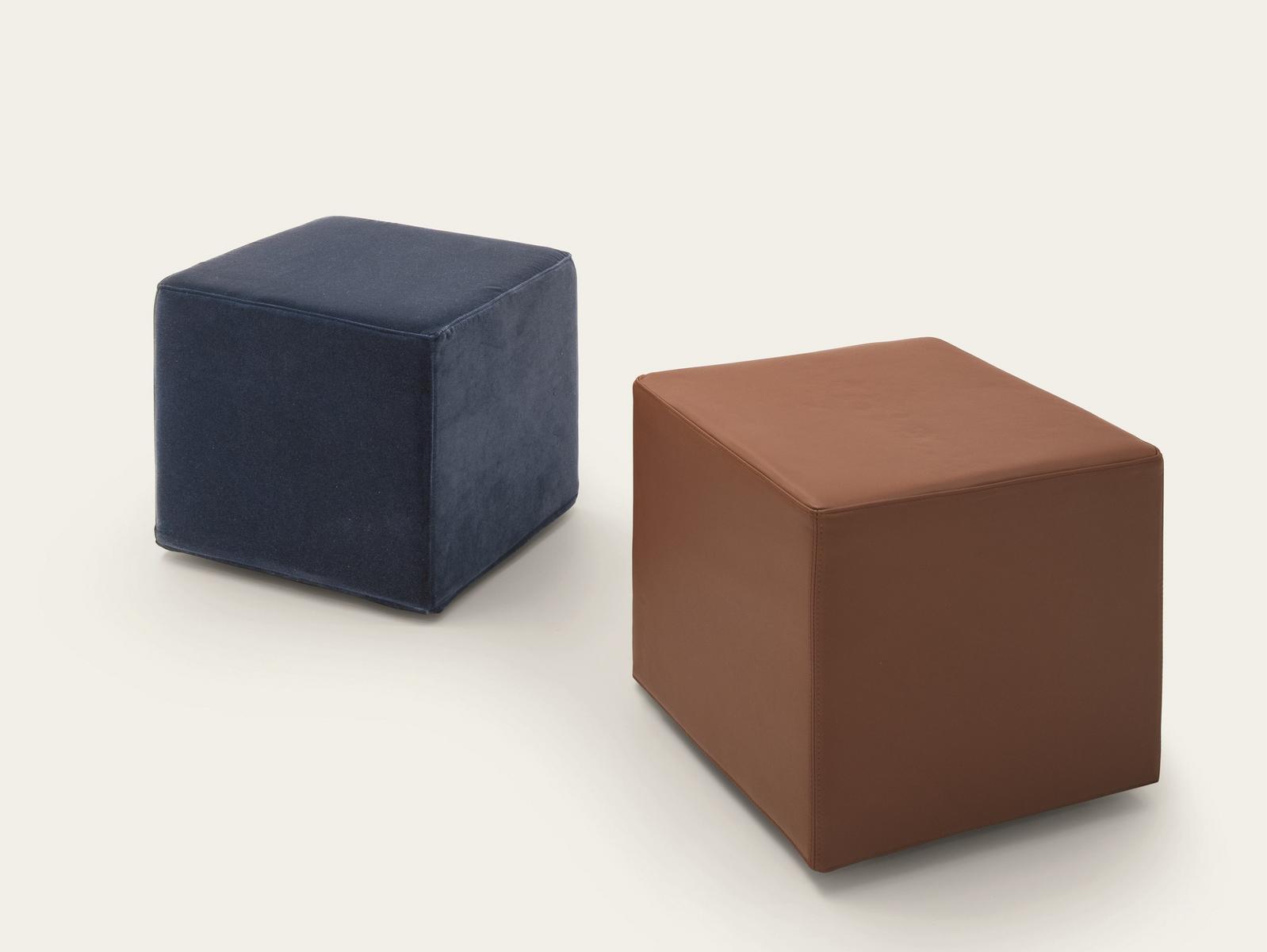 CUBO Upholstered square pouf