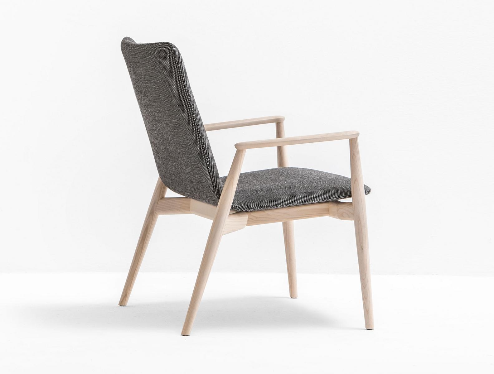 MALMÖ 298 Upholstered easy chair with armrests