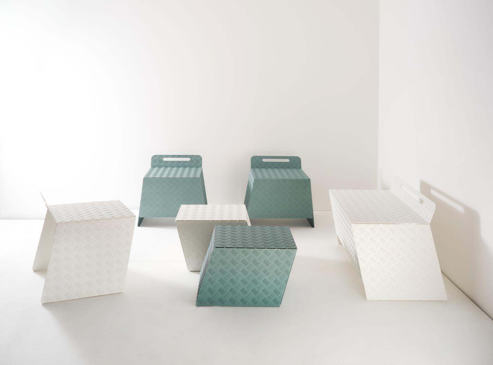 STREET Low plate stool