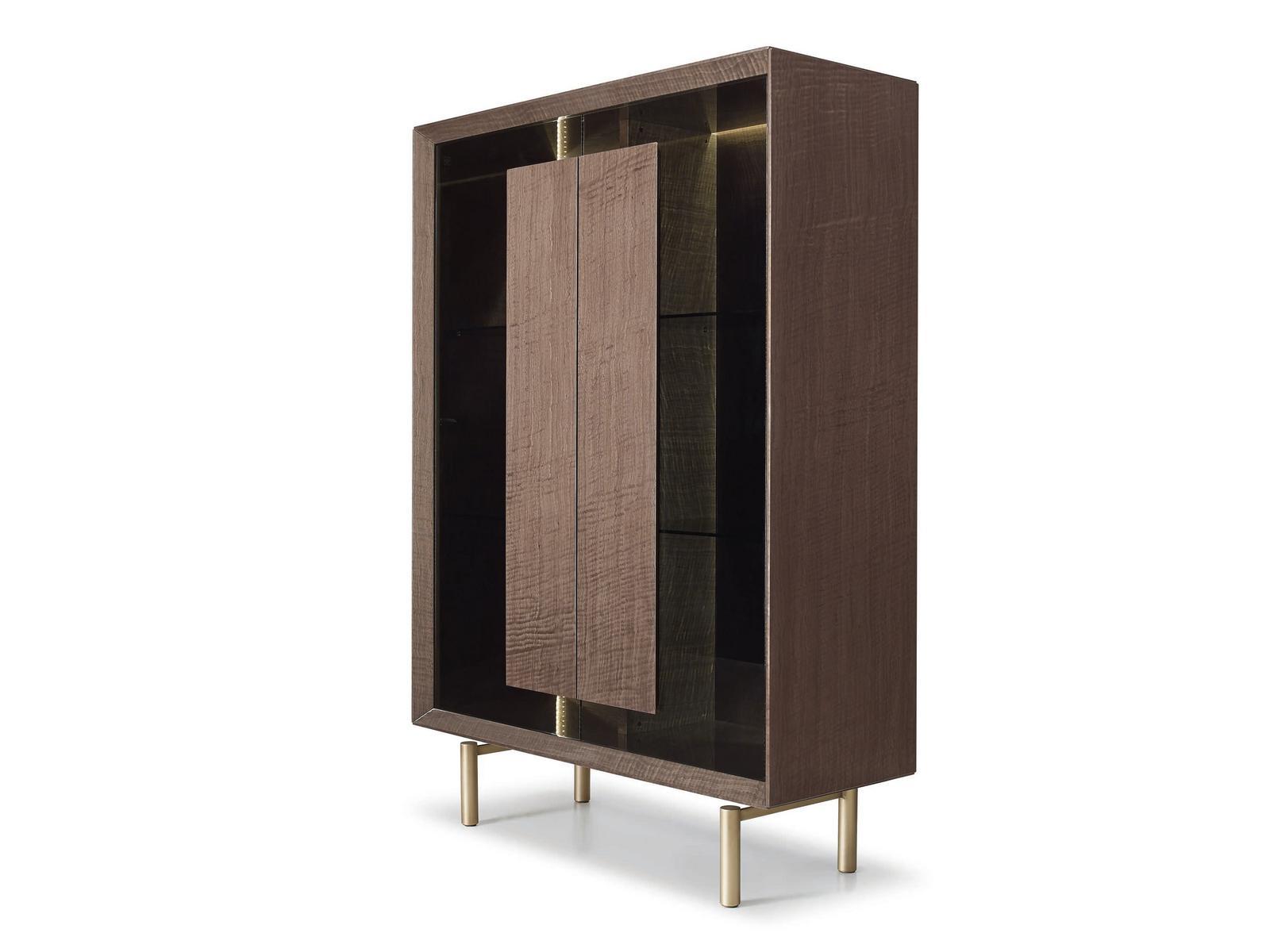 QUADRO - 781701 Display cabinet with integrated lighting