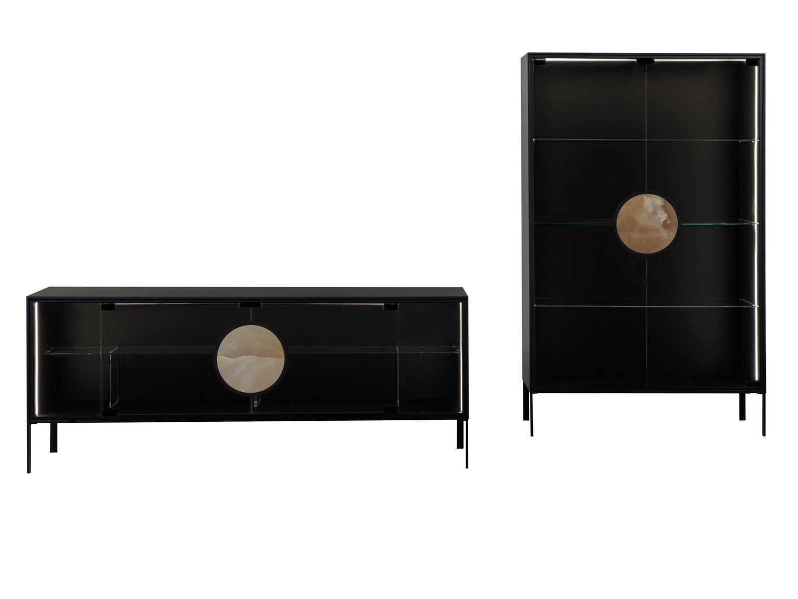 DOT Display cabinet with integrated lighting