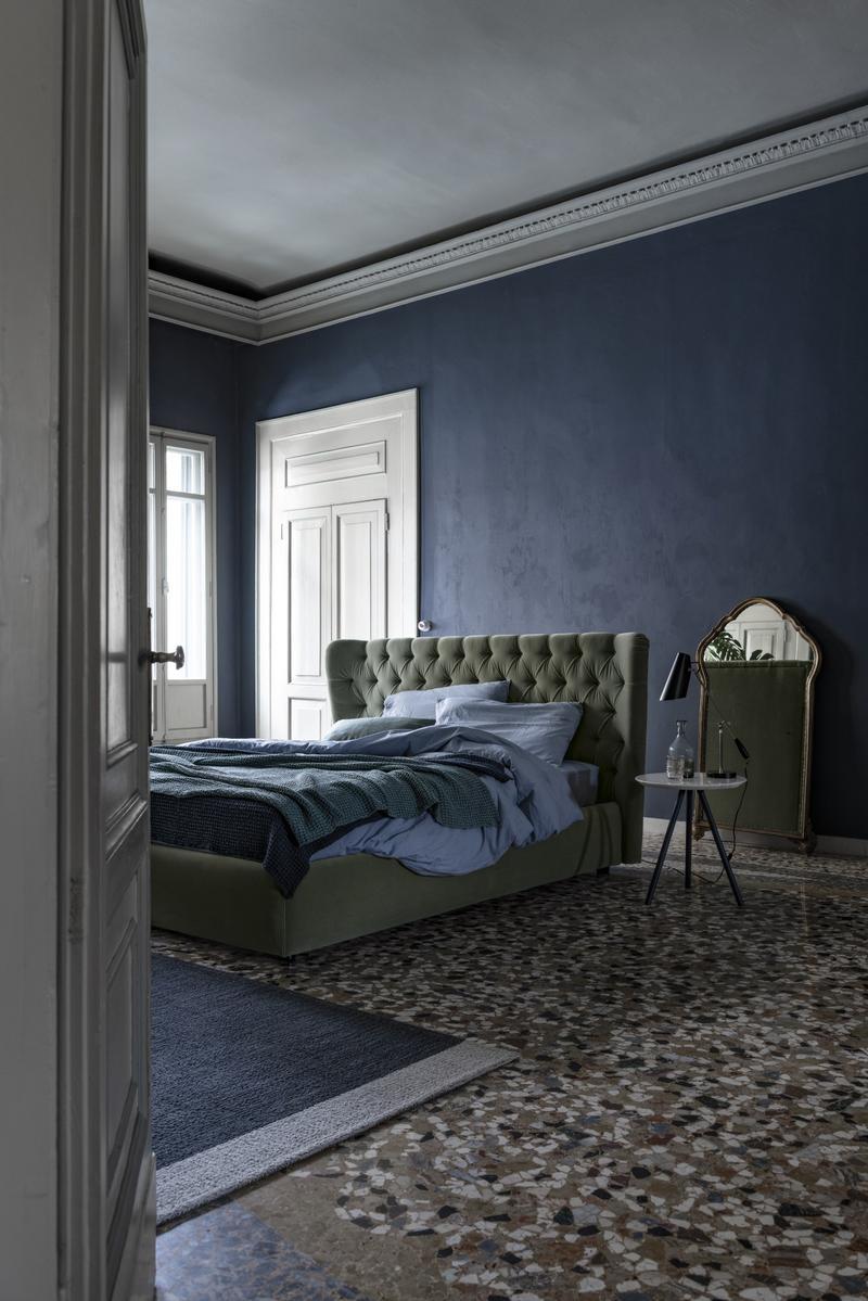 SELENE Storage bed with tufted headboard
