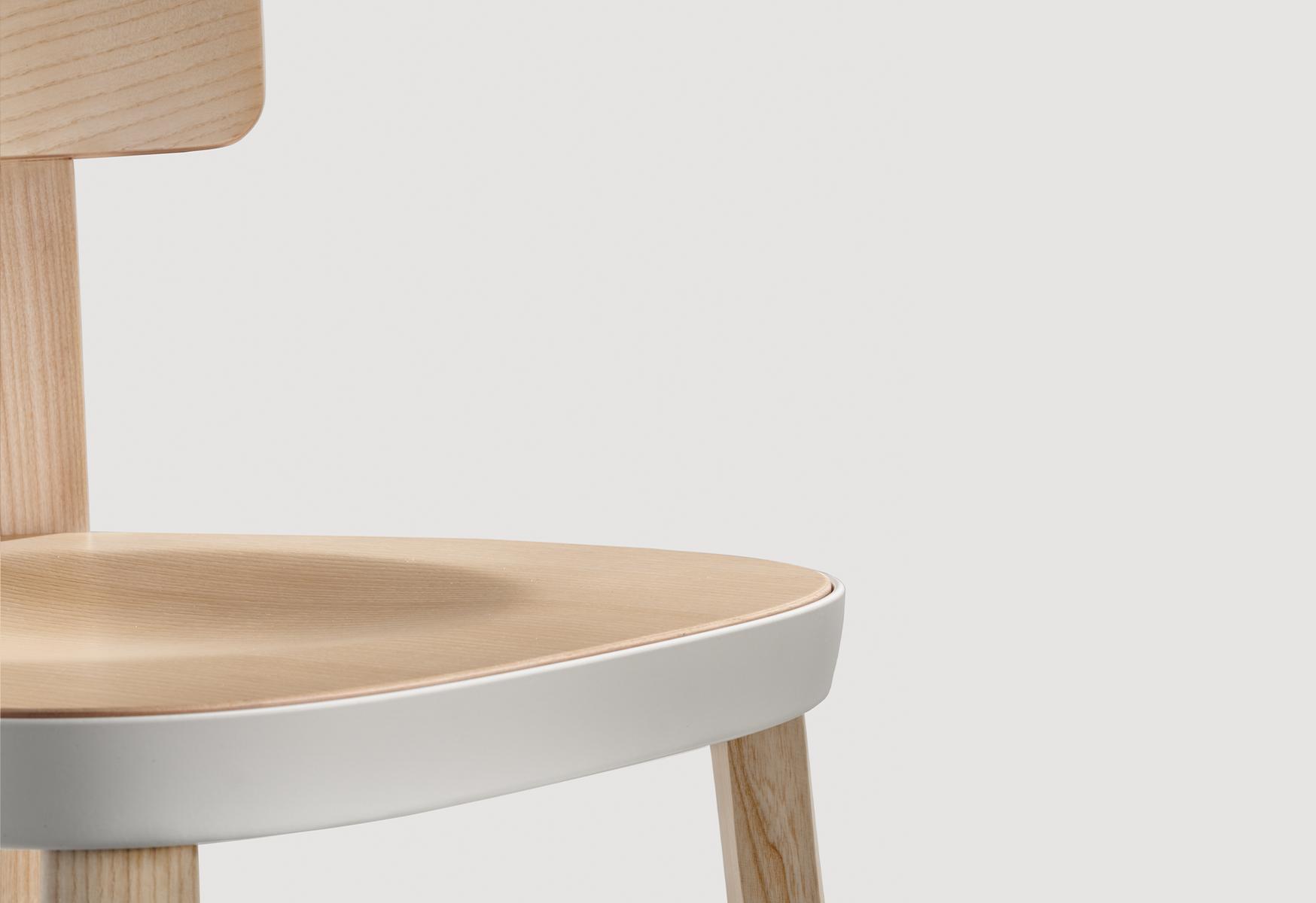 FOLK 2937 High ash stool with footrest