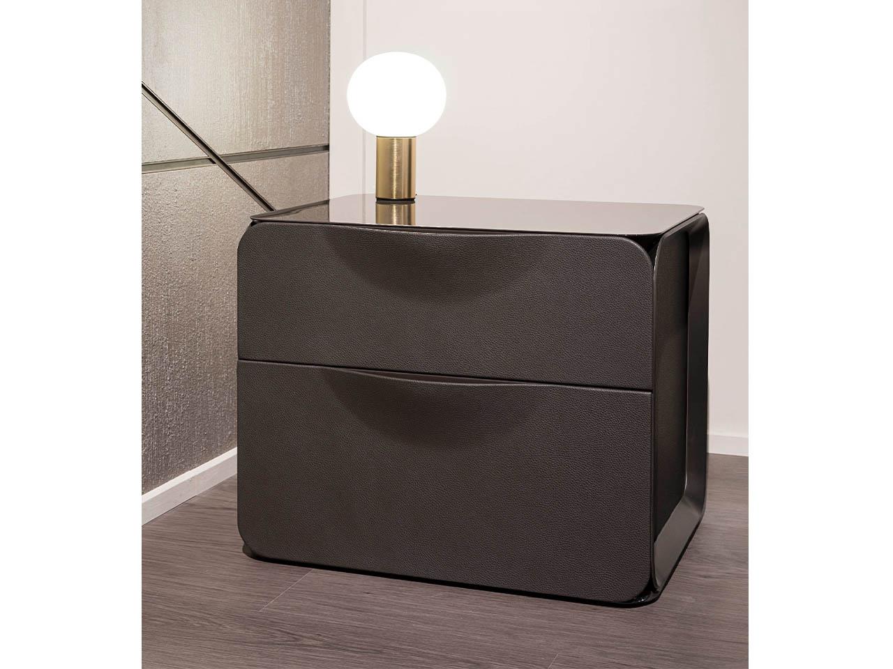 MILANO Wooden bedside table with drawers