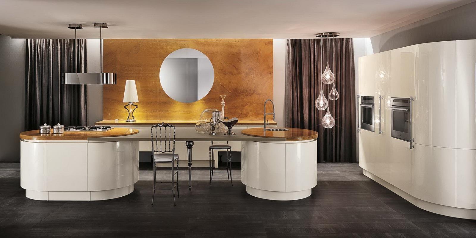 LUXURY GLAM Lacquered kitchen