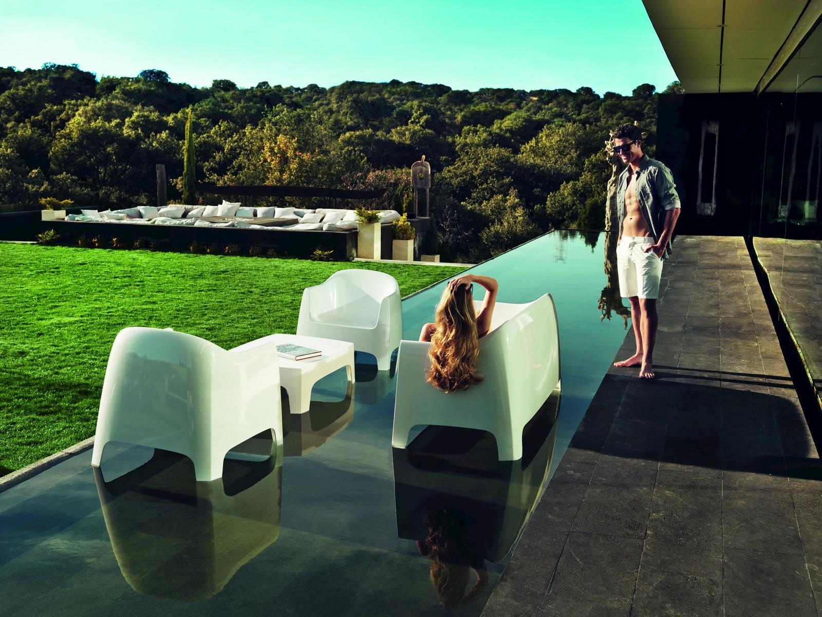 SOLID Garden armchair with armrests