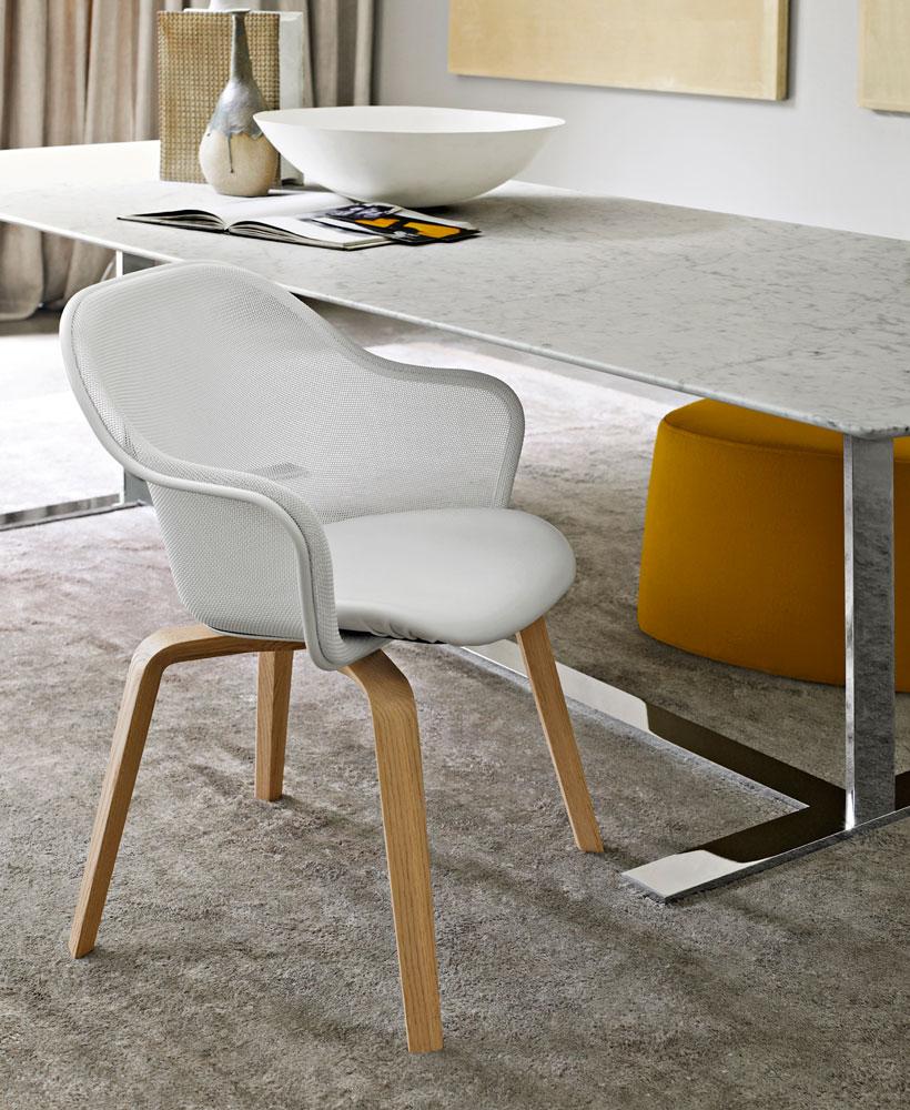 IUTA '14 Chair with armrests