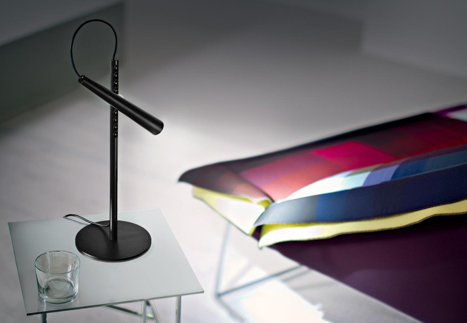 MAGNETO Metal floor lamp