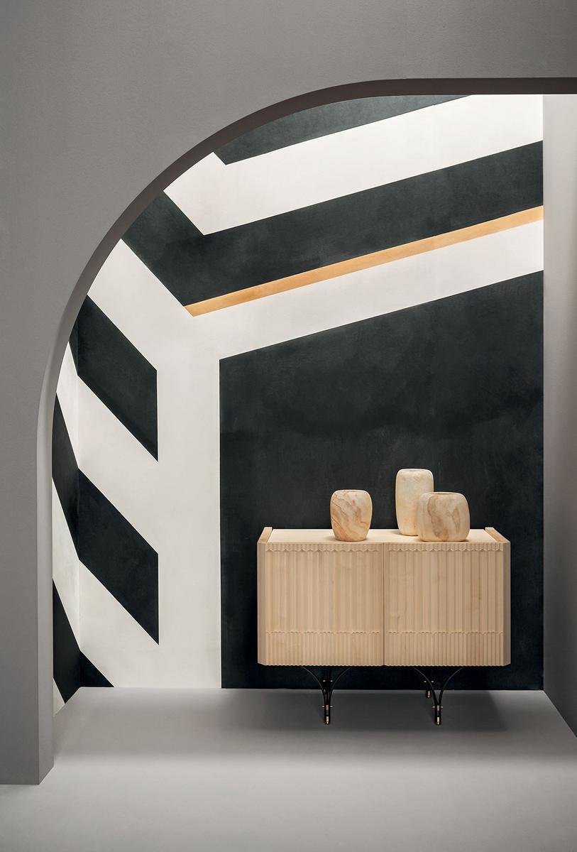 GUELL Wooden bar cabinet