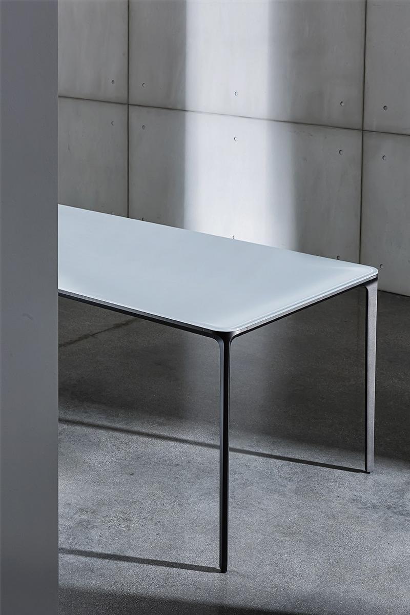 SLIM RECTANGULAR Rectangular glass and aluminium table