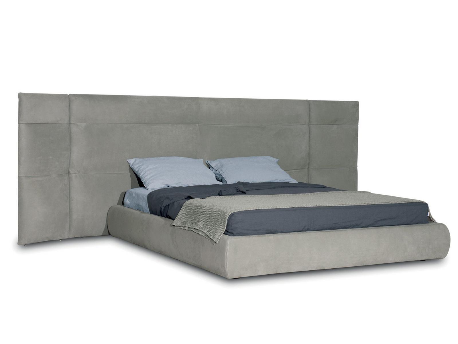 COUCHE EXTRA Upholstered leather bed with high headboard