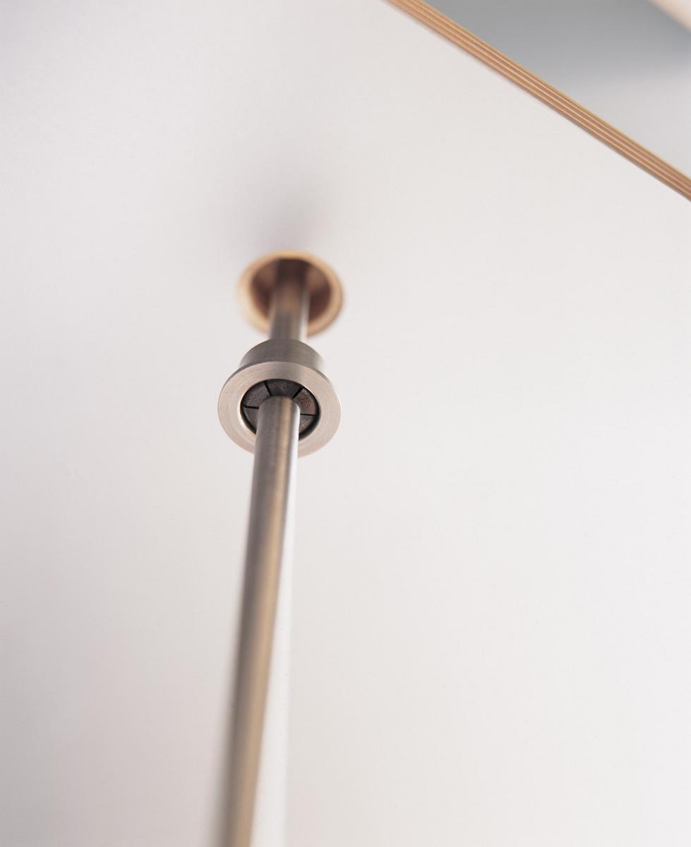 GRADUATE Floating steel and wood bookcase