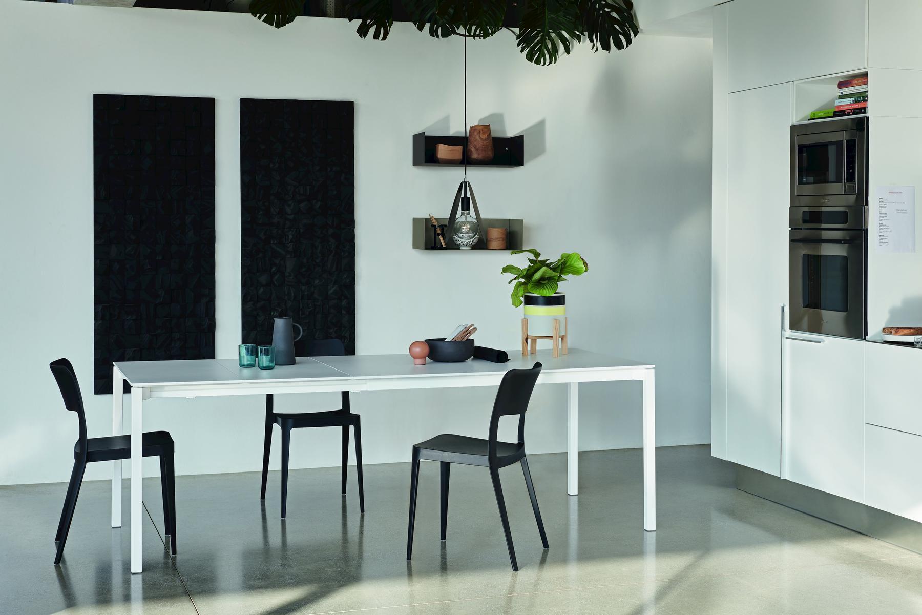 MORE Extending rectangular glass ceramic table