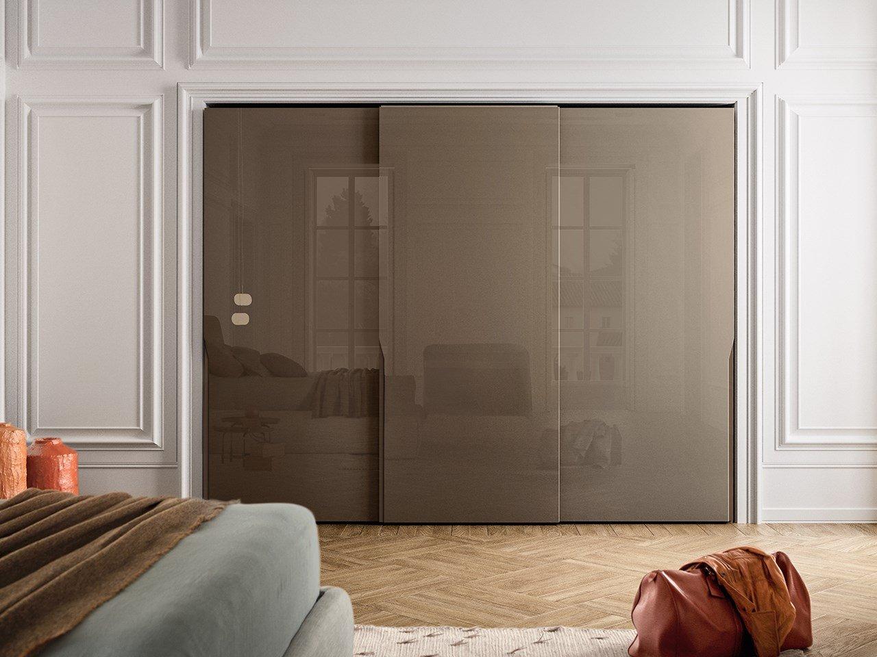 MANHATTAN Lacquered wooden wardrobe