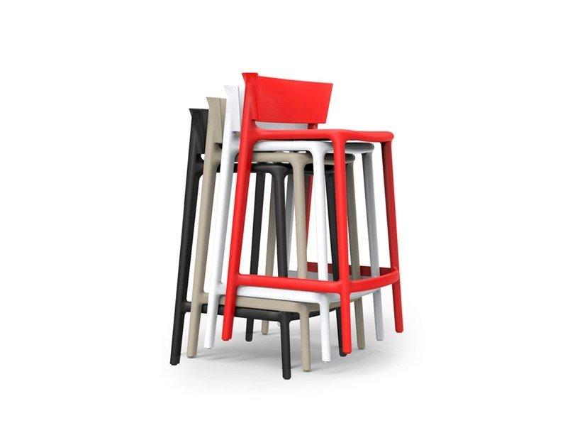 AFRICA Polypropylene barstool with footrest
