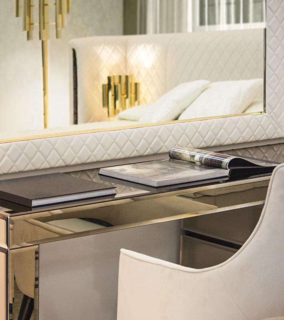 ROYAL Mirrored glass dressing table