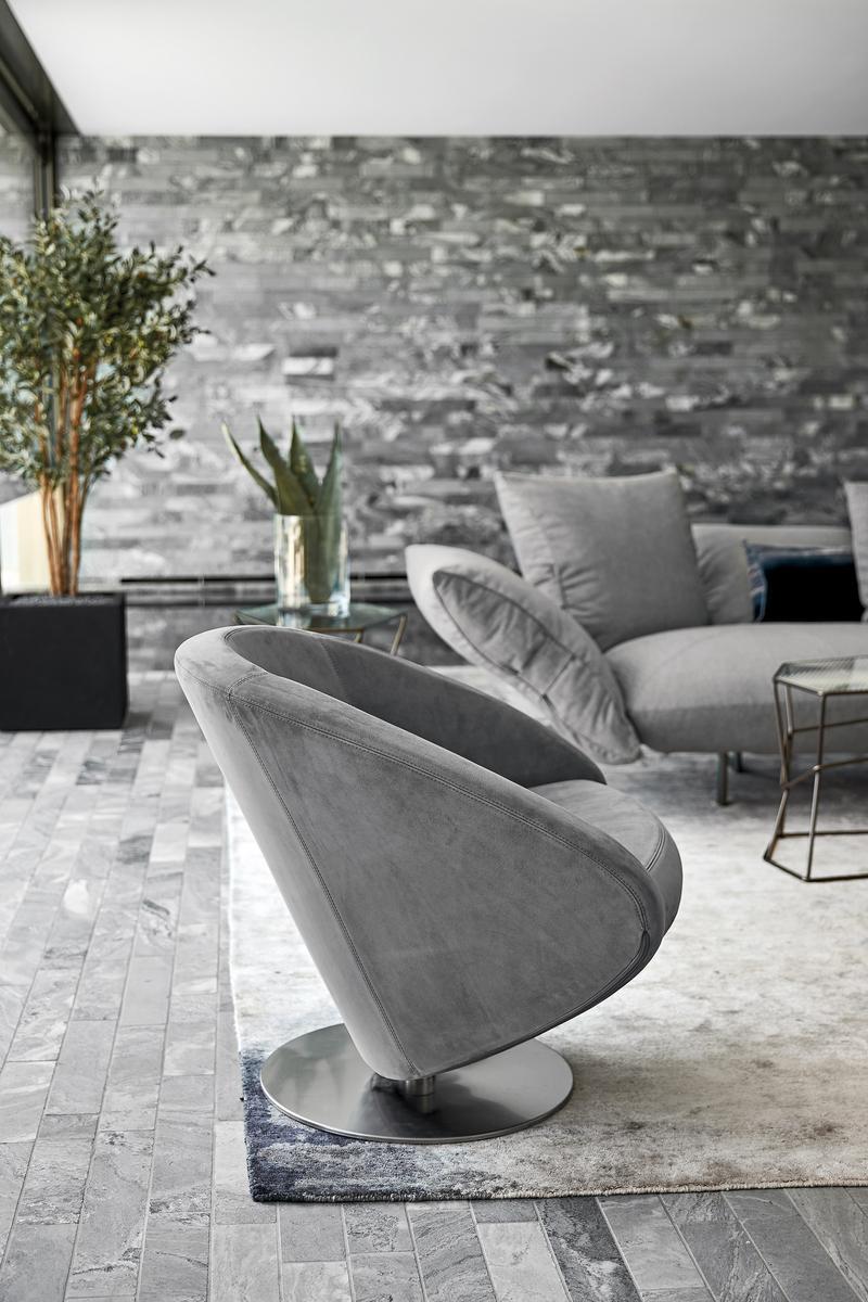 LOVE Swivel armchair