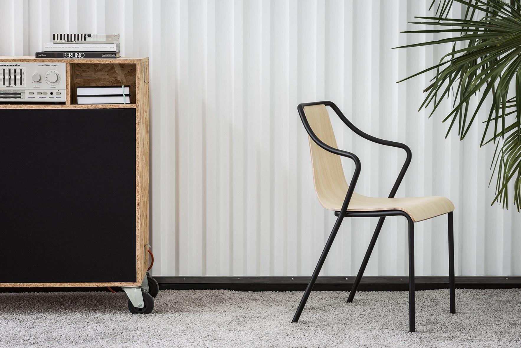 OLA P LG Stackable metal chair