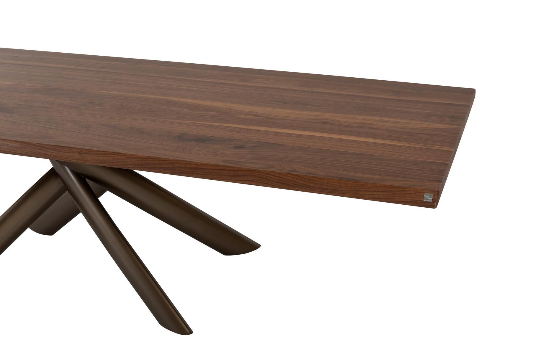 STYLE Rectangular walnut table