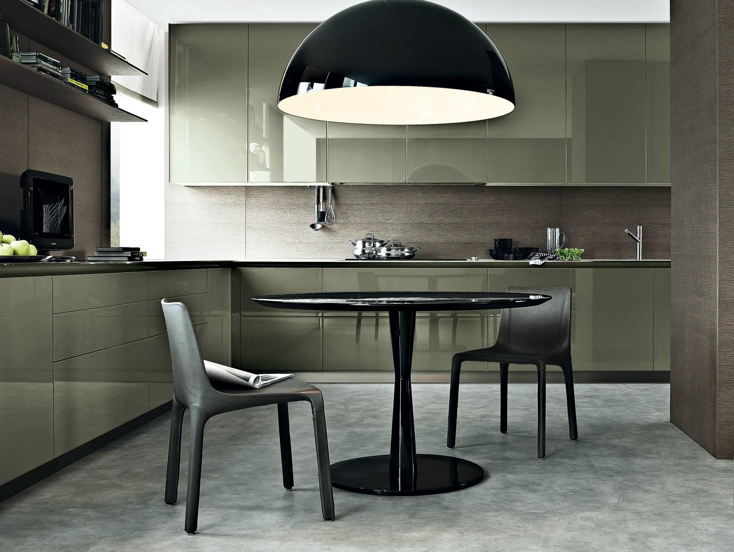 MANTA Leather chair