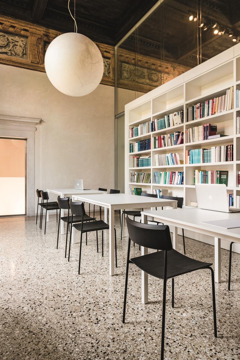 MITO S Stackable chair in wood and steel structure