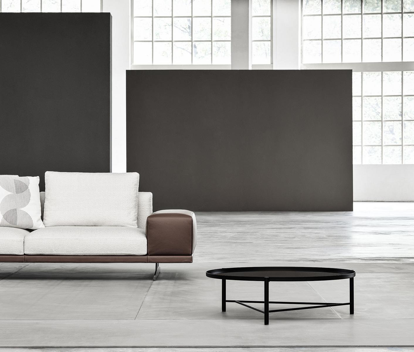 SANTA MONICA Low round glass and metal coffee table