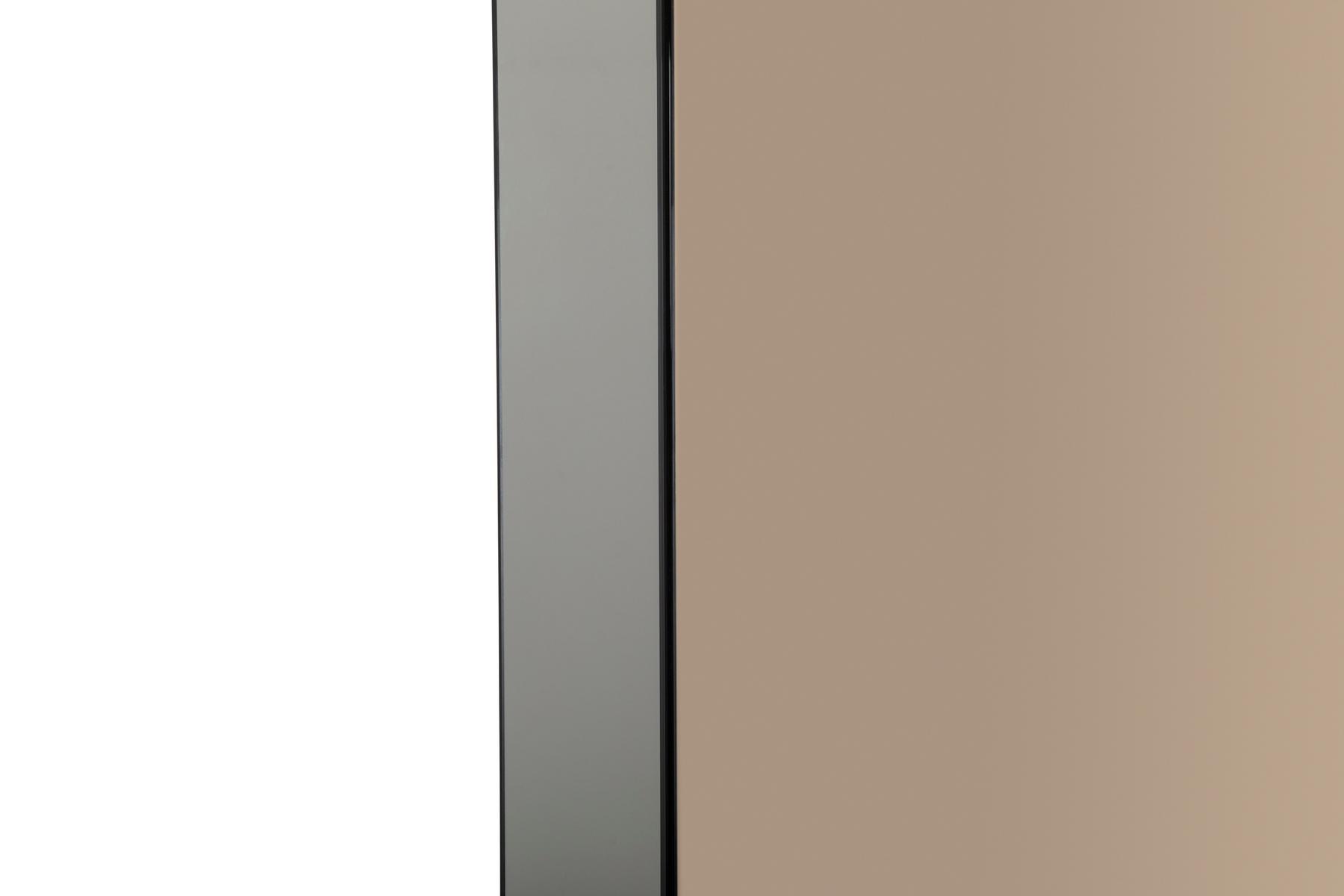 IO&AMP;TE Square wall-mounted mirror