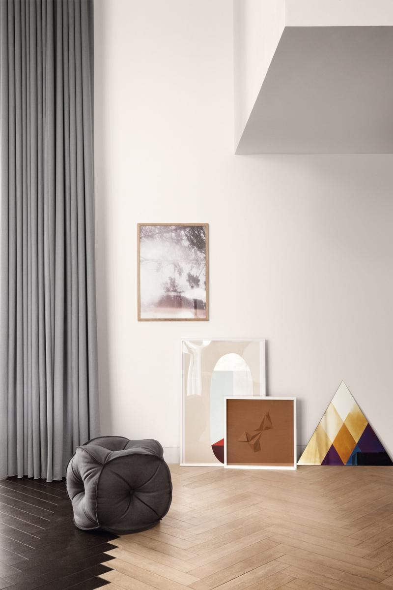 953 Tufted fabric pouf