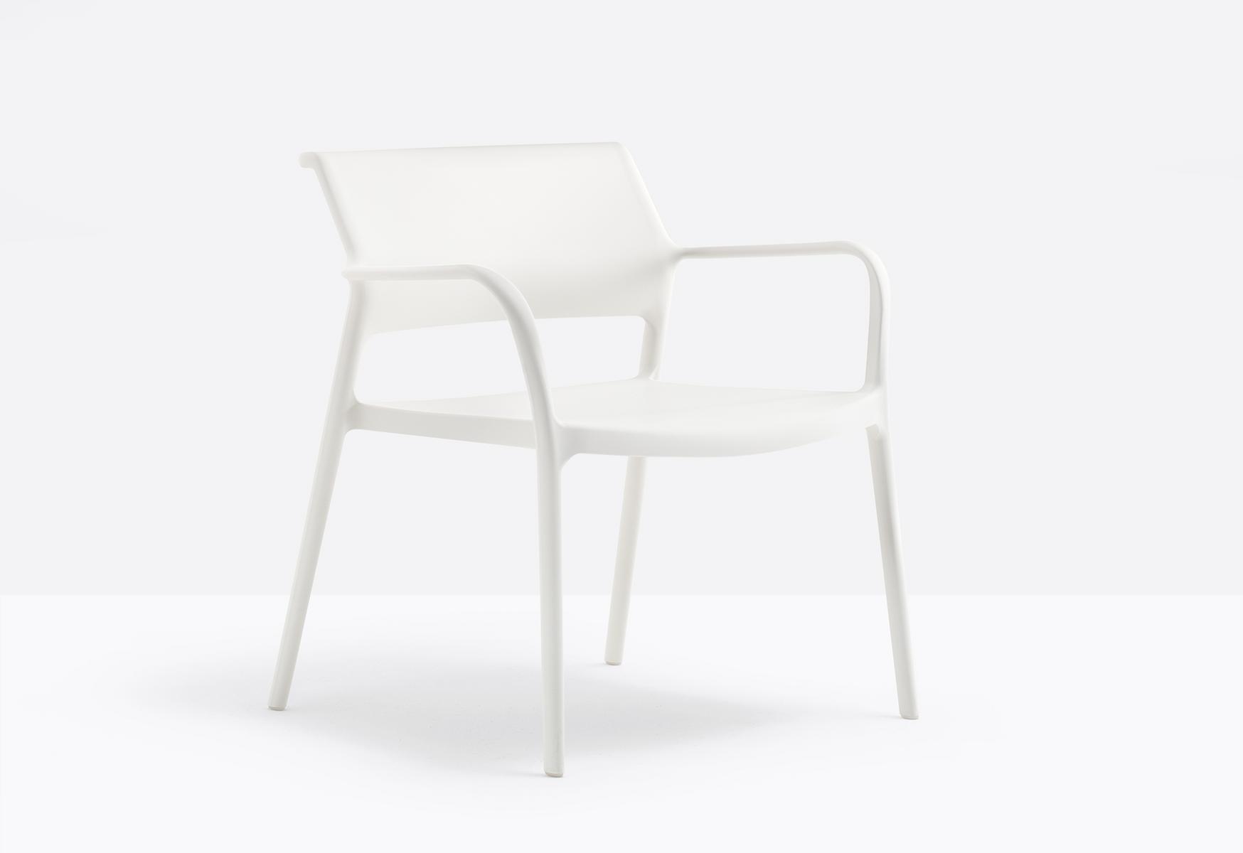 ARA 316 Stackable polypropylene easy chair with armrests