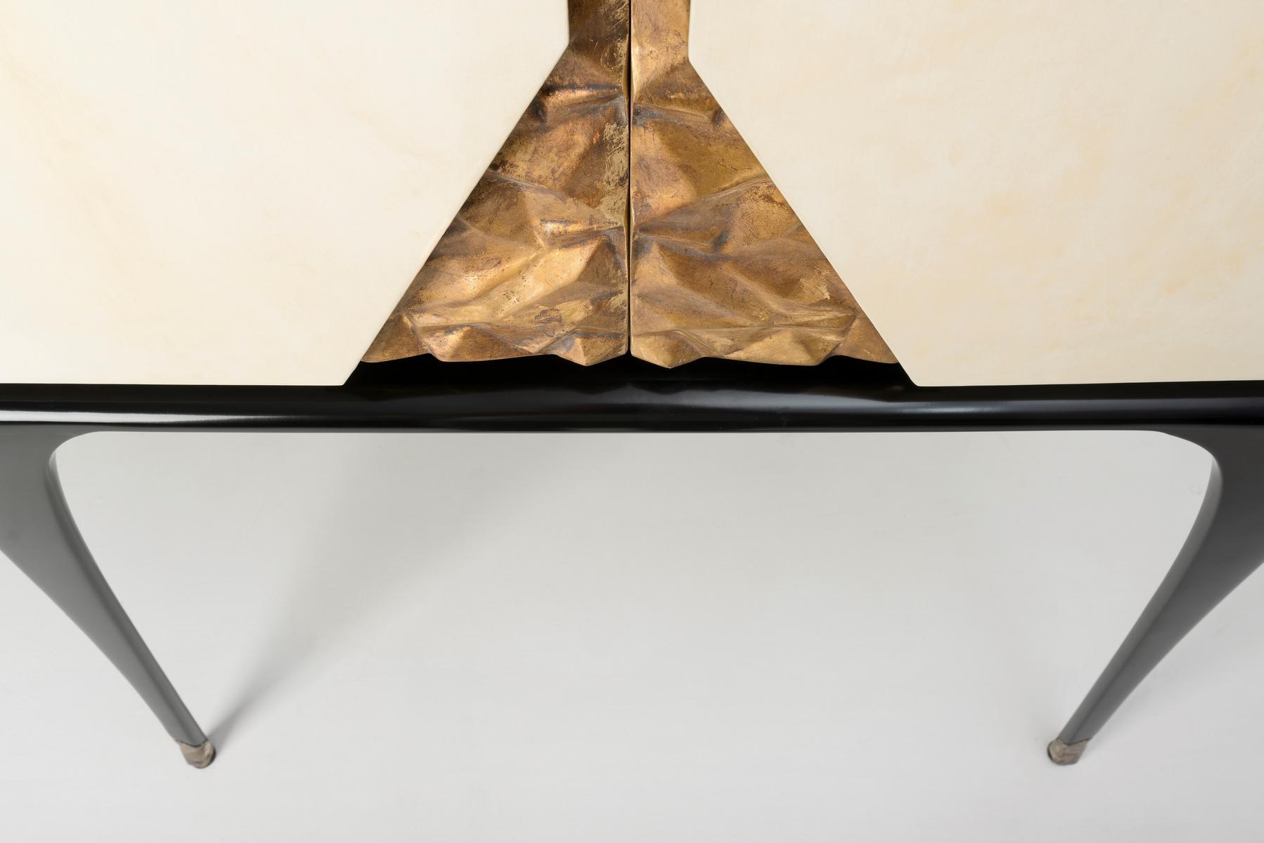MARTINI Wood veneer and parchment paper bar cabinet