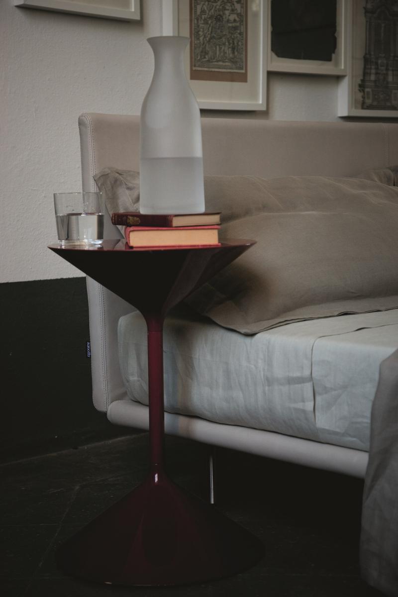 TEMPO Round polyurethane coffee table