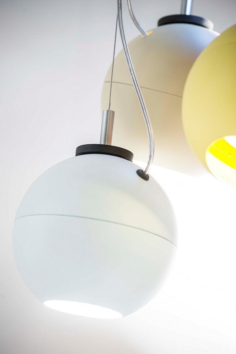 12-25 Swivel metal pendant lamp