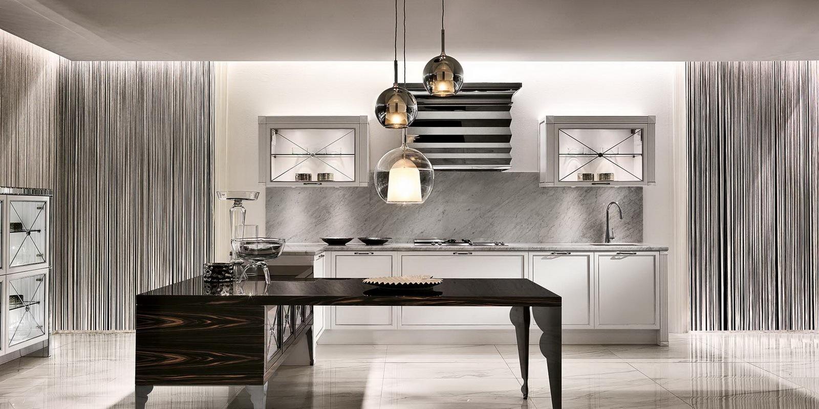 LUXURY GLAM Lacquered kitchen