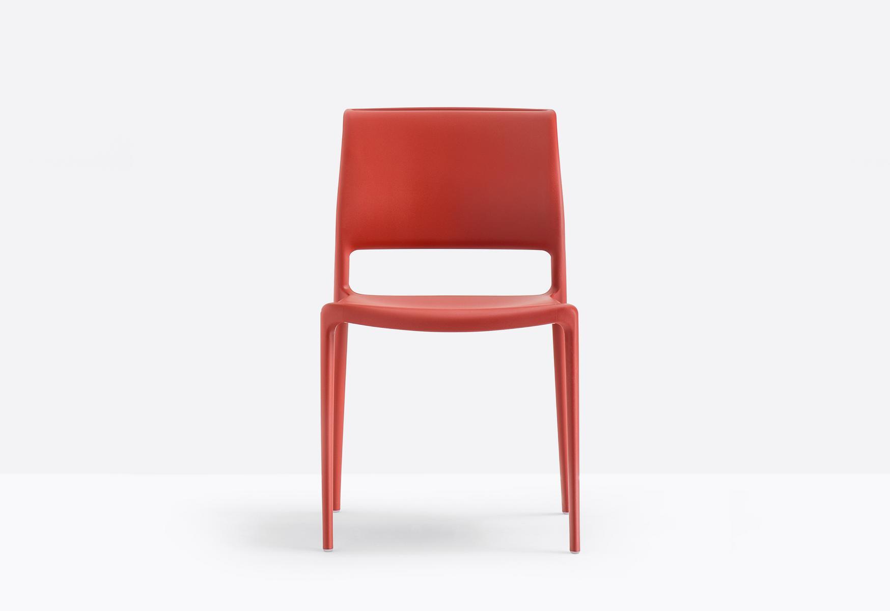ARA 310 Stackable polypropylene chair