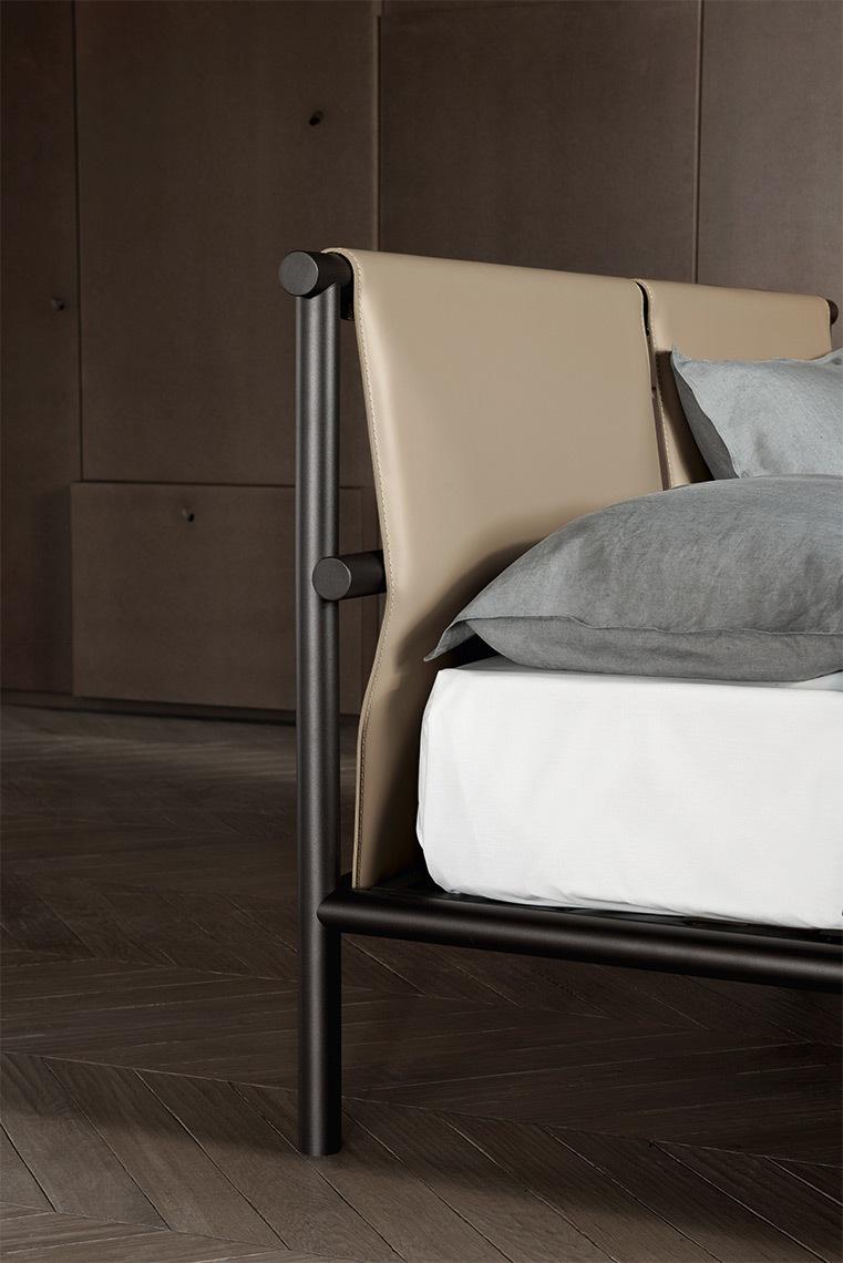 JETTY Leather bed with removable cover